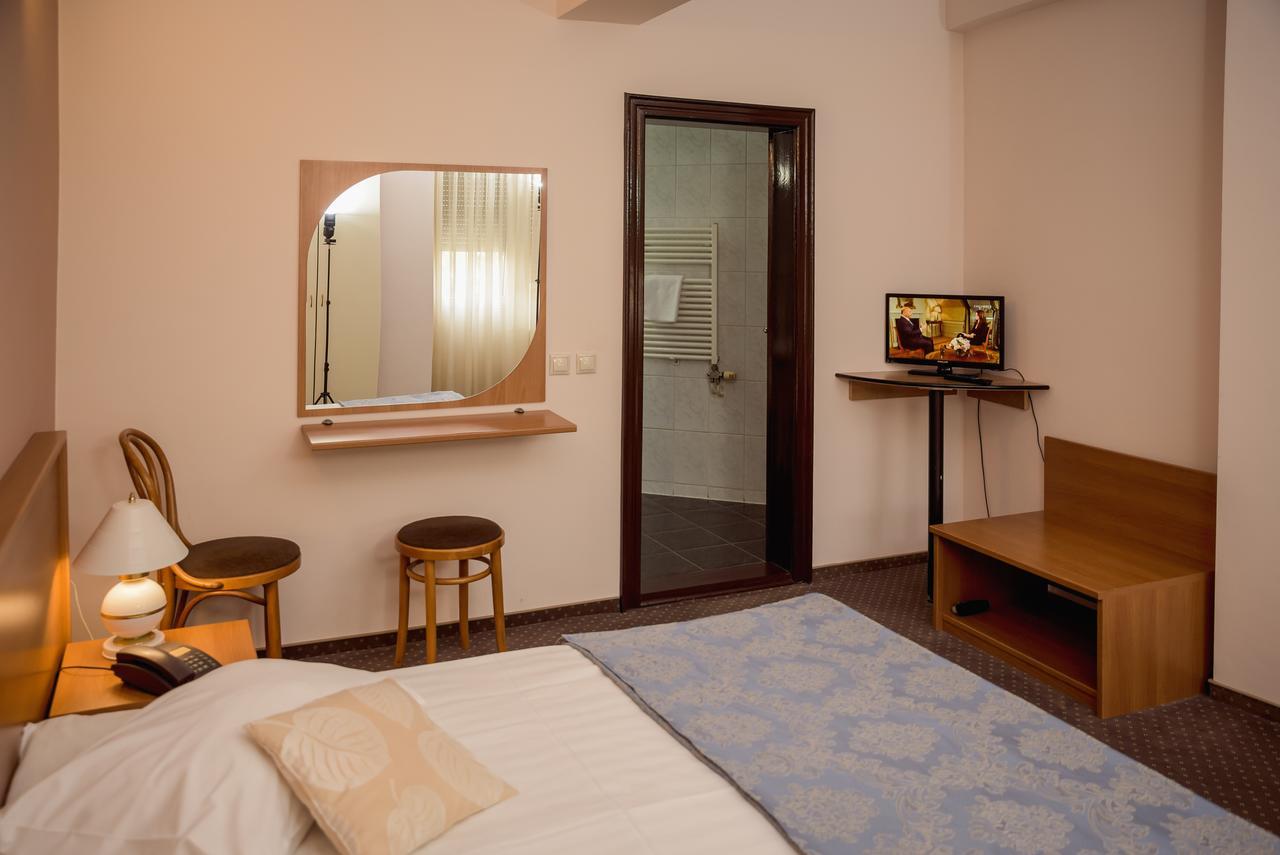 Hotel Reghina Тимишоара Экстерьер фото