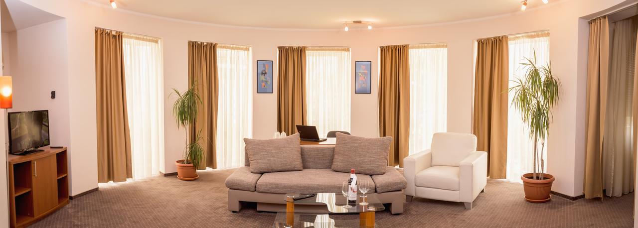 Hotel Reghina Тимишоара Экстерьер фото